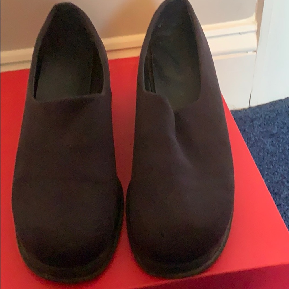 Super Comfortable Casual Shoes. Size 7